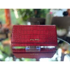 MÍU MÍU Embossed Crocodile Lux Continental Wallet in Azalea